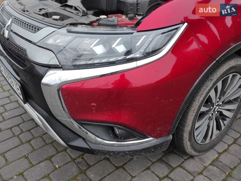 Внедорожник / Кроссовер Mitsubishi Outlander 2019 в Харькове