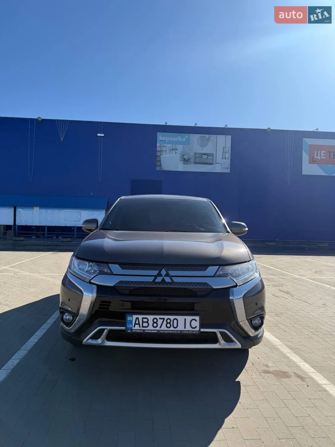 2021 Mitsubishi Outlander - фото 1