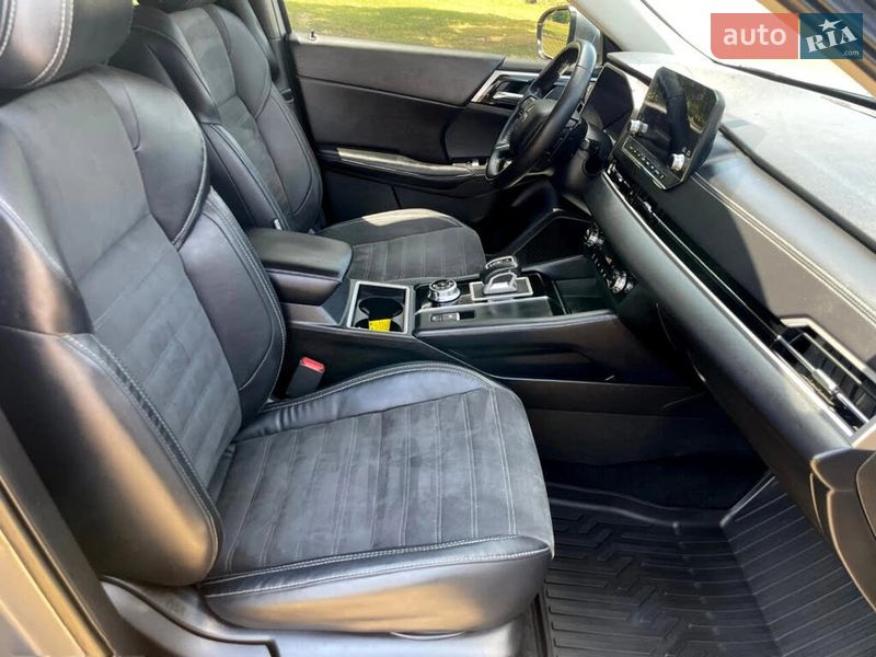 Внедорожник / Кроссовер Mitsubishi Outlander 2021 в Чернигове