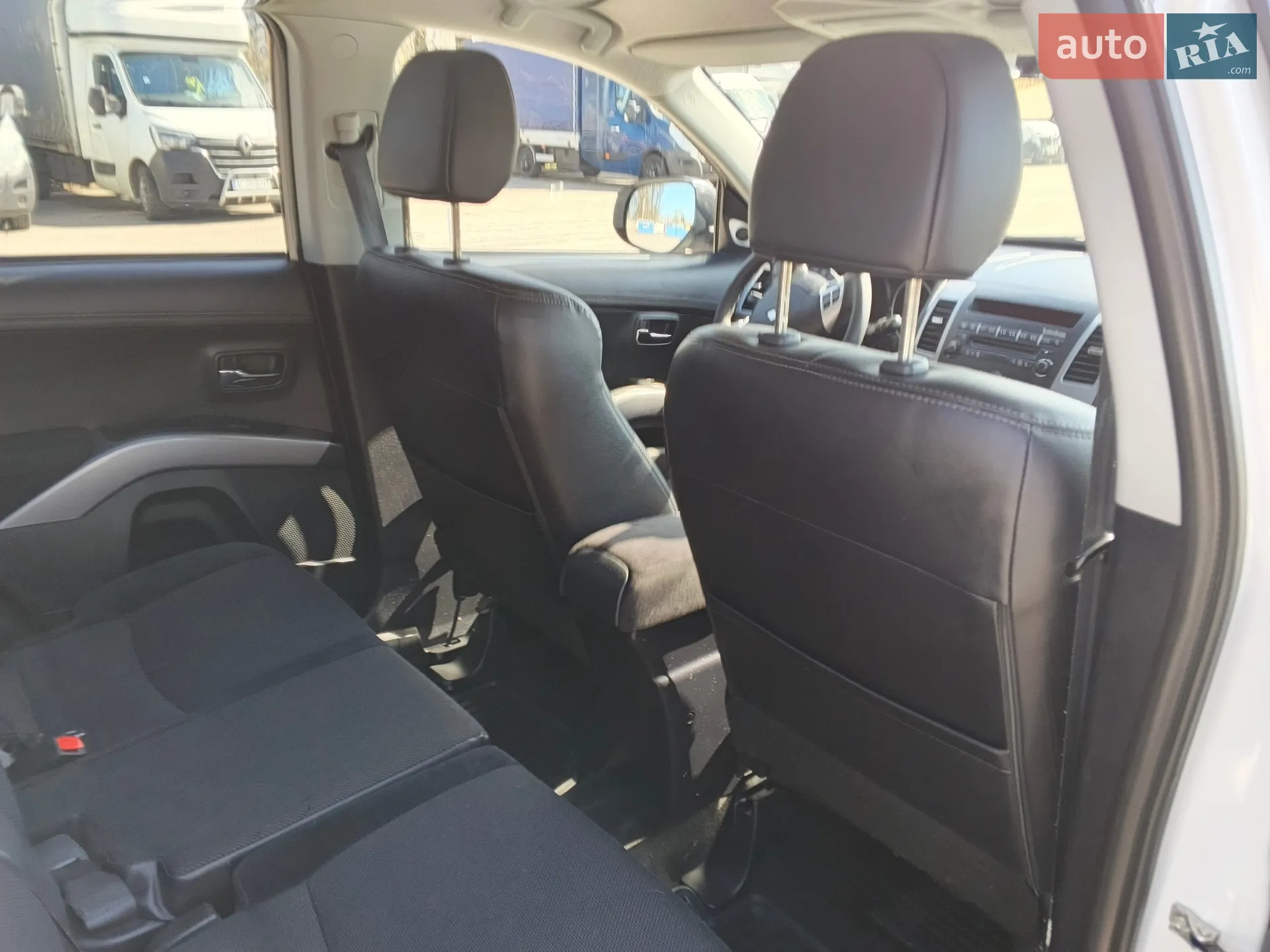 2010 Mitsubishi Outlander - мініатюра 17