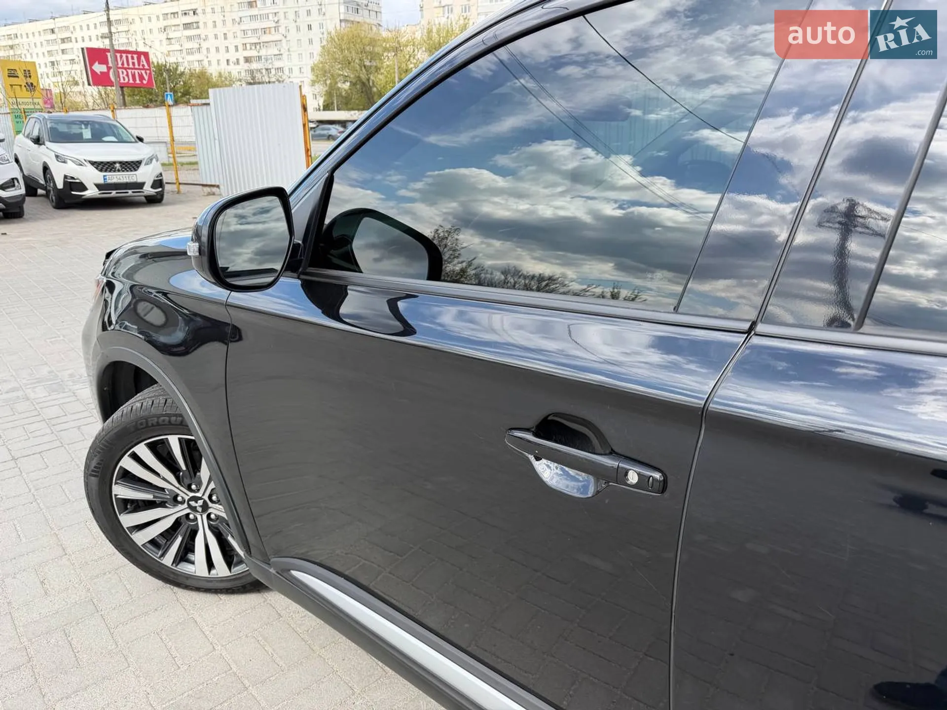 2019 Mitsubishi Outlander - мініатюра 8