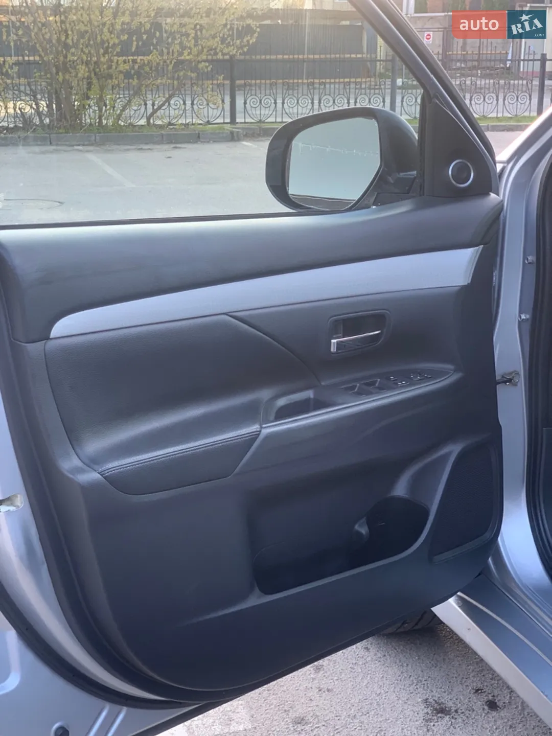 2014 Mitsubishi Outlander - мініатюра 23