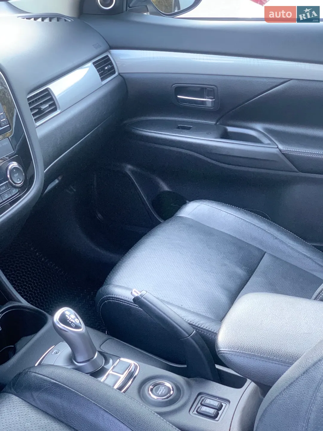 2014 Mitsubishi Outlander - мініатюра 31
