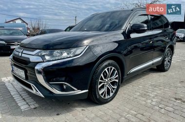 Позашляховик / Кросовер Mitsubishi Outlander 2016 в Тернополі