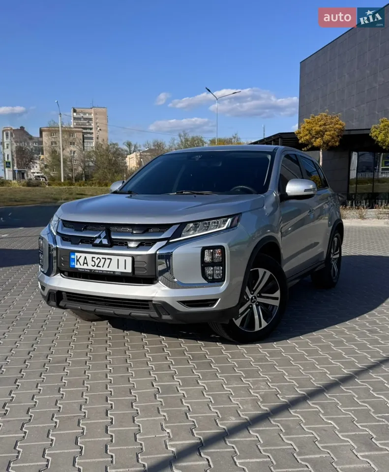 2021 Mitsubishi Outlander - мініатюра 11