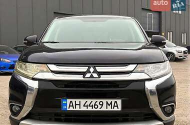 Позашляховик / Кросовер Mitsubishi Outlander 2017 в Львові