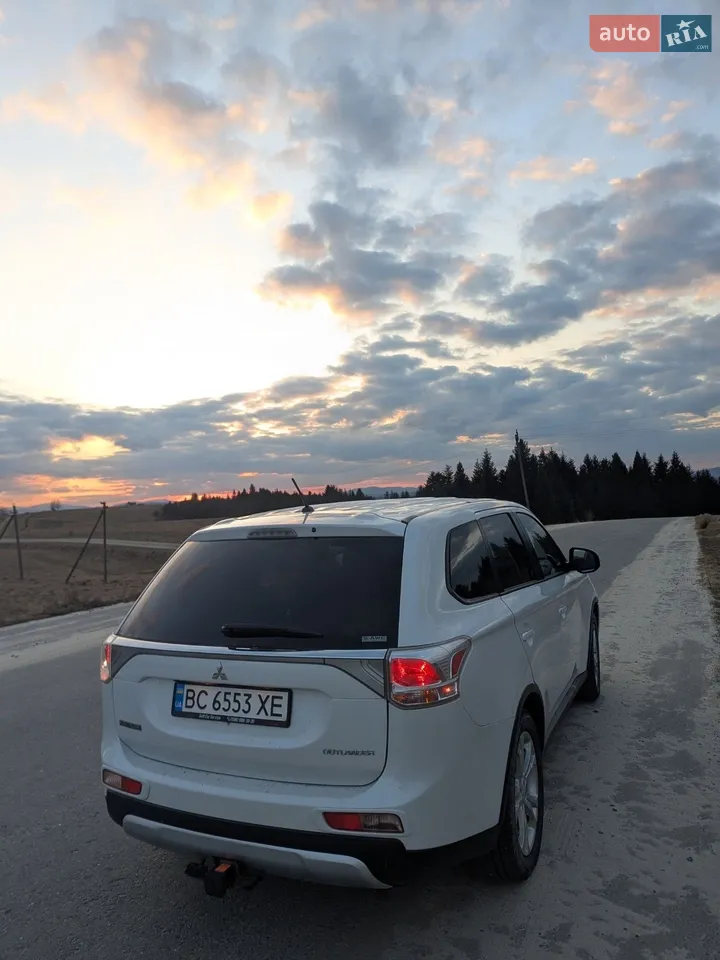 2013 Mitsubishi Outlander - мініатюра 2