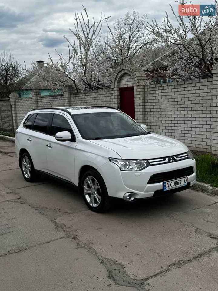 2012 Mitsubishi Outlander - мініатюра 16