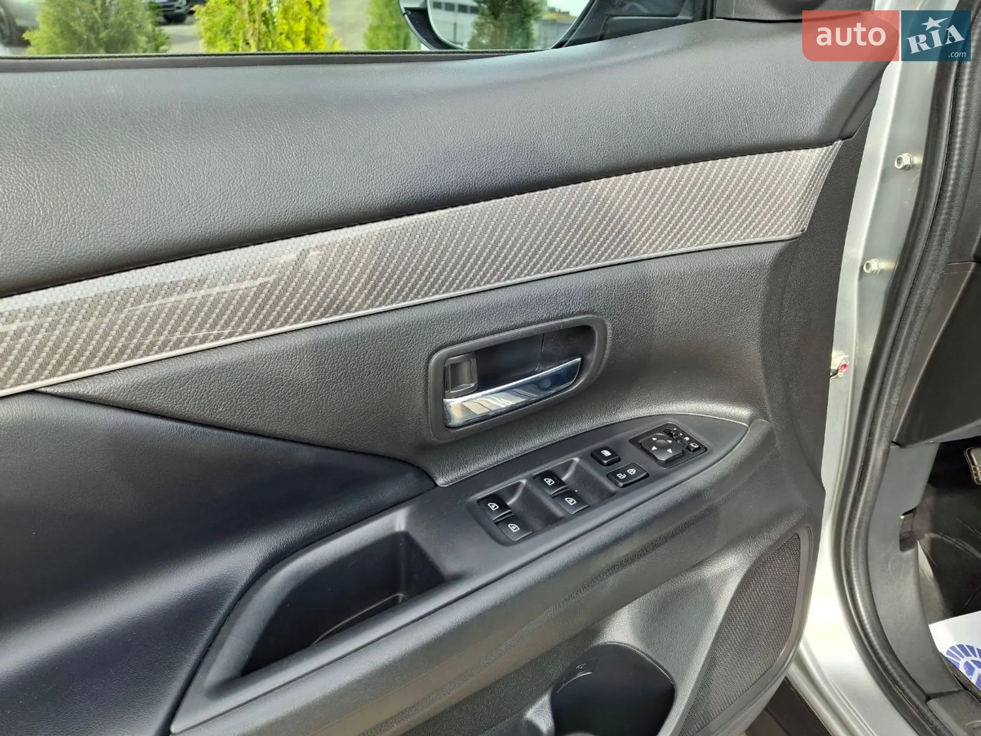 2020 Mitsubishi Outlander - мініатюра 10