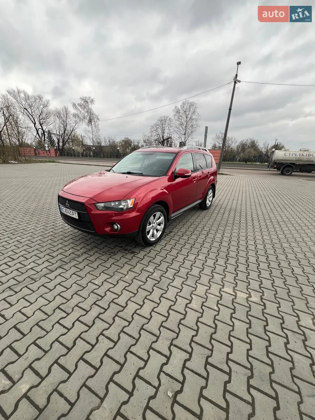 2010 Mitsubishi Outlander - фото 1