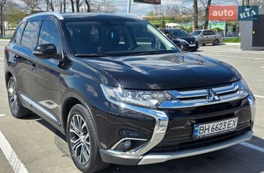 Внедорожник / Кроссовер Mitsubishi Outlander 2015 в Одессе