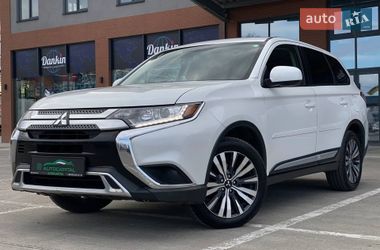 Внедорожник / Кроссовер Mitsubishi Outlander 2018 в Киеве