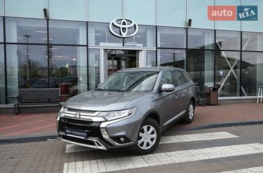 Внедорожник / Кроссовер Mitsubishi Outlander 2023 в Киеве