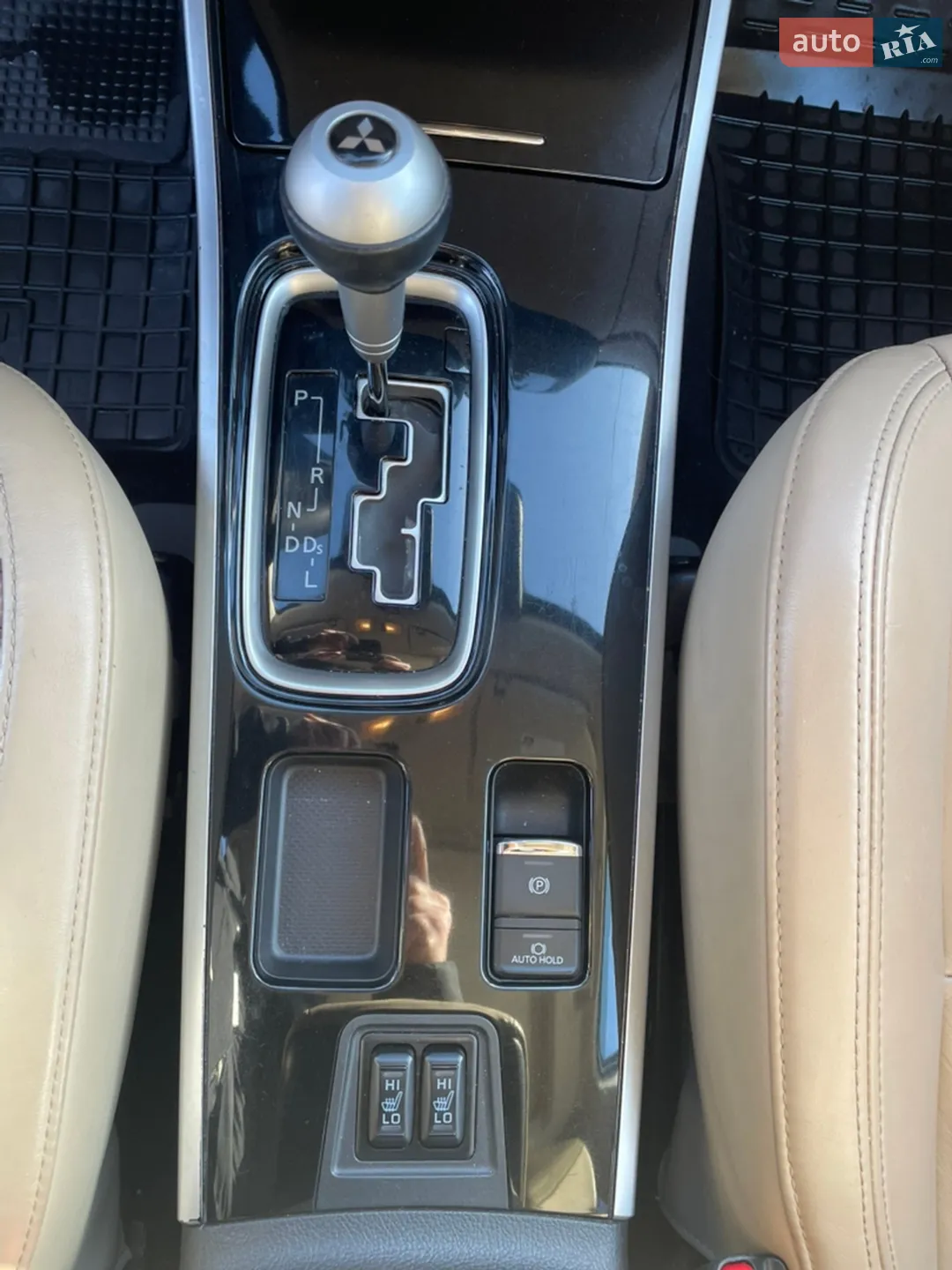 2019 Mitsubishi Outlander - мініатюра 28