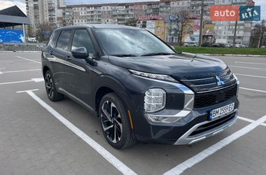 Внедорожник / Кроссовер Mitsubishi Outlander 2024 в Киеве