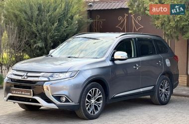 Позашляховик / Кросовер Mitsubishi Outlander 2016 в Миколаєві
