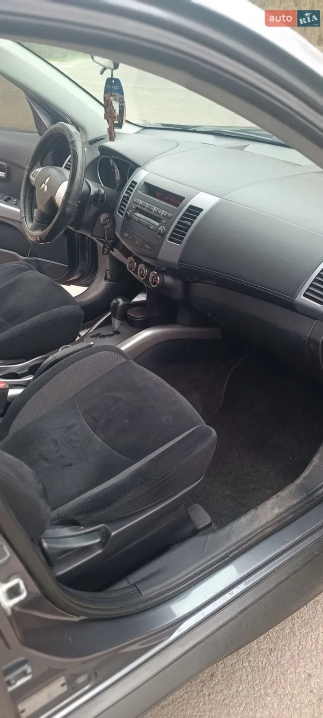 2012 Mitsubishi Outlander - мініатюра 10