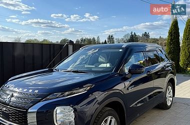 Внедорожник / Кроссовер Mitsubishi Outlander 2023 в Львове
