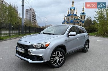 Внедорожник / Кроссовер Mitsubishi Outlander 2016 в Харькове