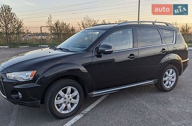 Внедорожник / Кроссовер Mitsubishi Outlander 2010 в Ровно