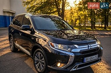 Внедорожник / Кроссовер Mitsubishi Outlander 2019 в Харькове