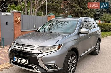 Позашляховик / Кросовер Mitsubishi Outlander 2019 в Новомосковську