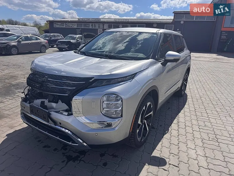 Mitsubishi Outlander 2021