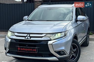 Внедорожник / Кроссовер Mitsubishi Outlander 2017 в Белогородке