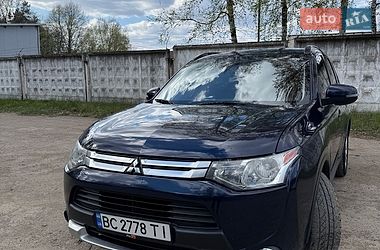 Позашляховик / Кросовер Mitsubishi Outlander 2014 в Львові