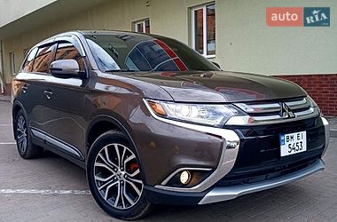 Внедорожник / Кроссовер Mitsubishi Outlander 2016 в Сумах