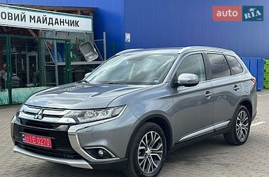 Позашляховик / Кросовер Mitsubishi Outlander 2017 в Дубні