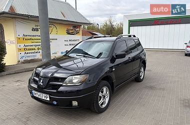 Позашляховик / Кросовер Mitsubishi Outlander 2003 в Житомирі