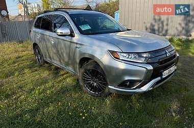 Позашляховик / Кросовер Mitsubishi Outlander 2022 в Харкові