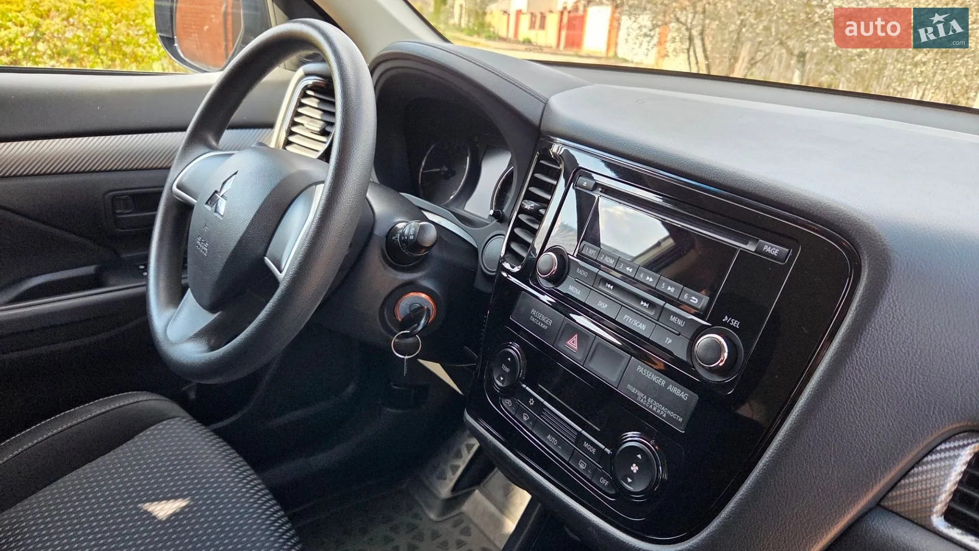2016 Mitsubishi Outlander - мініатюра 22