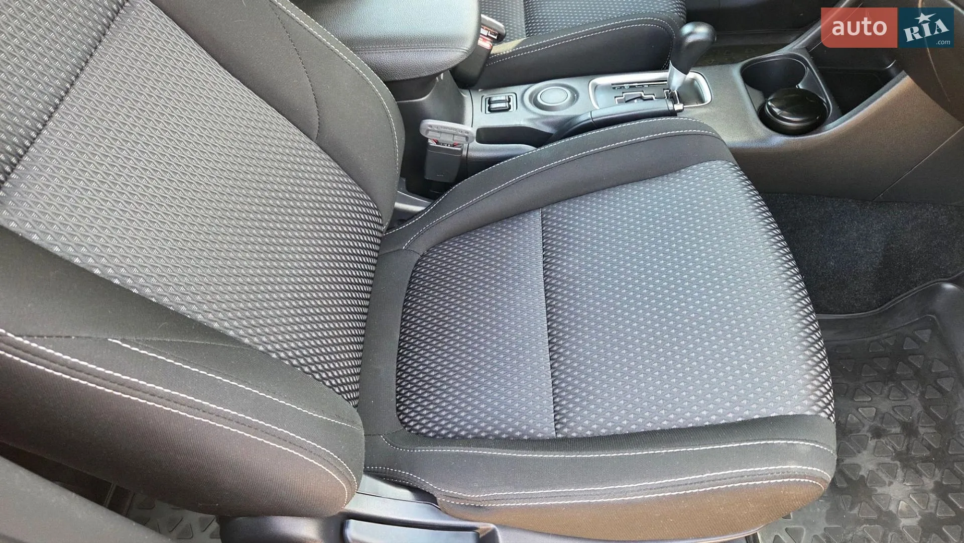 2016 Mitsubishi Outlander - мініатюра 27