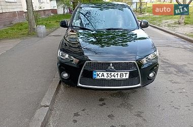 Позашляховик / Кросовер Mitsubishi Outlander 2011 в Києві