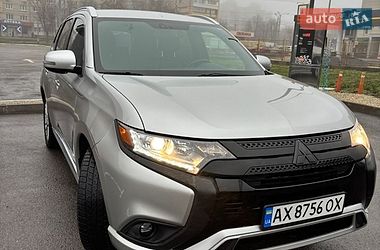 Внедорожник / Кроссовер Mitsubishi Outlander 2019 в Харькове