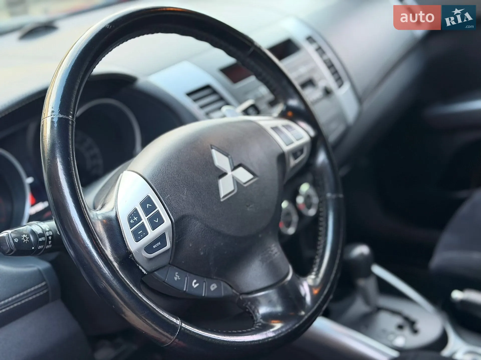 2010 Mitsubishi Outlander - мініатюра 25
