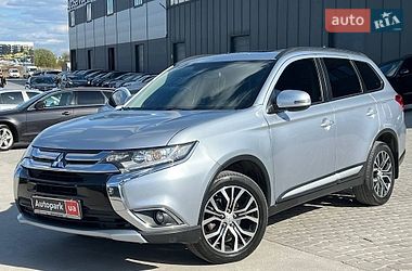Позашляховик / Кросовер Mitsubishi Outlander 2015 в Львові