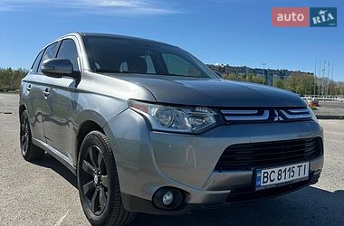 Внедорожник / Кроссовер Mitsubishi Outlander 2013 в Львове