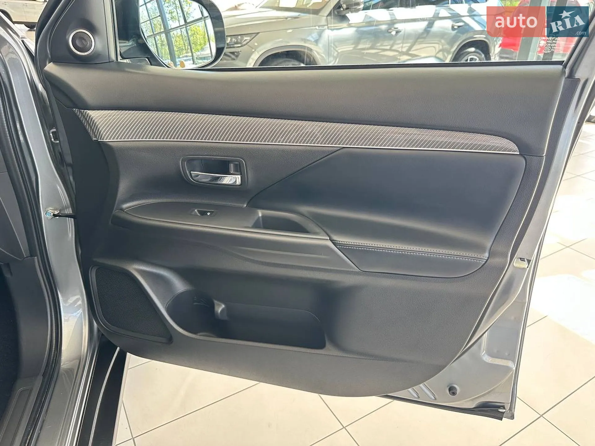 2020 Mitsubishi Outlander - мініатюра 76