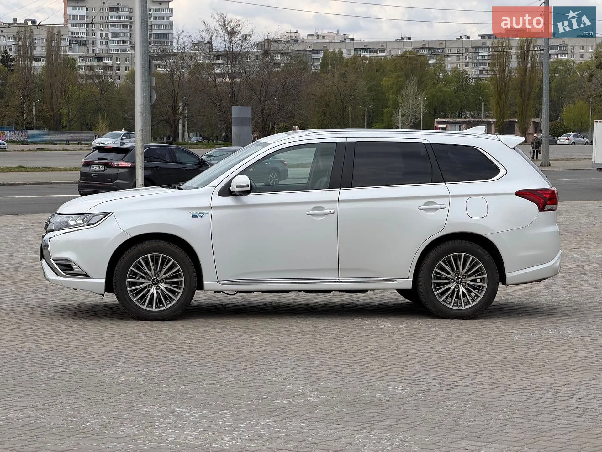 2020 Mitsubishi Outlander - мініатюра 4