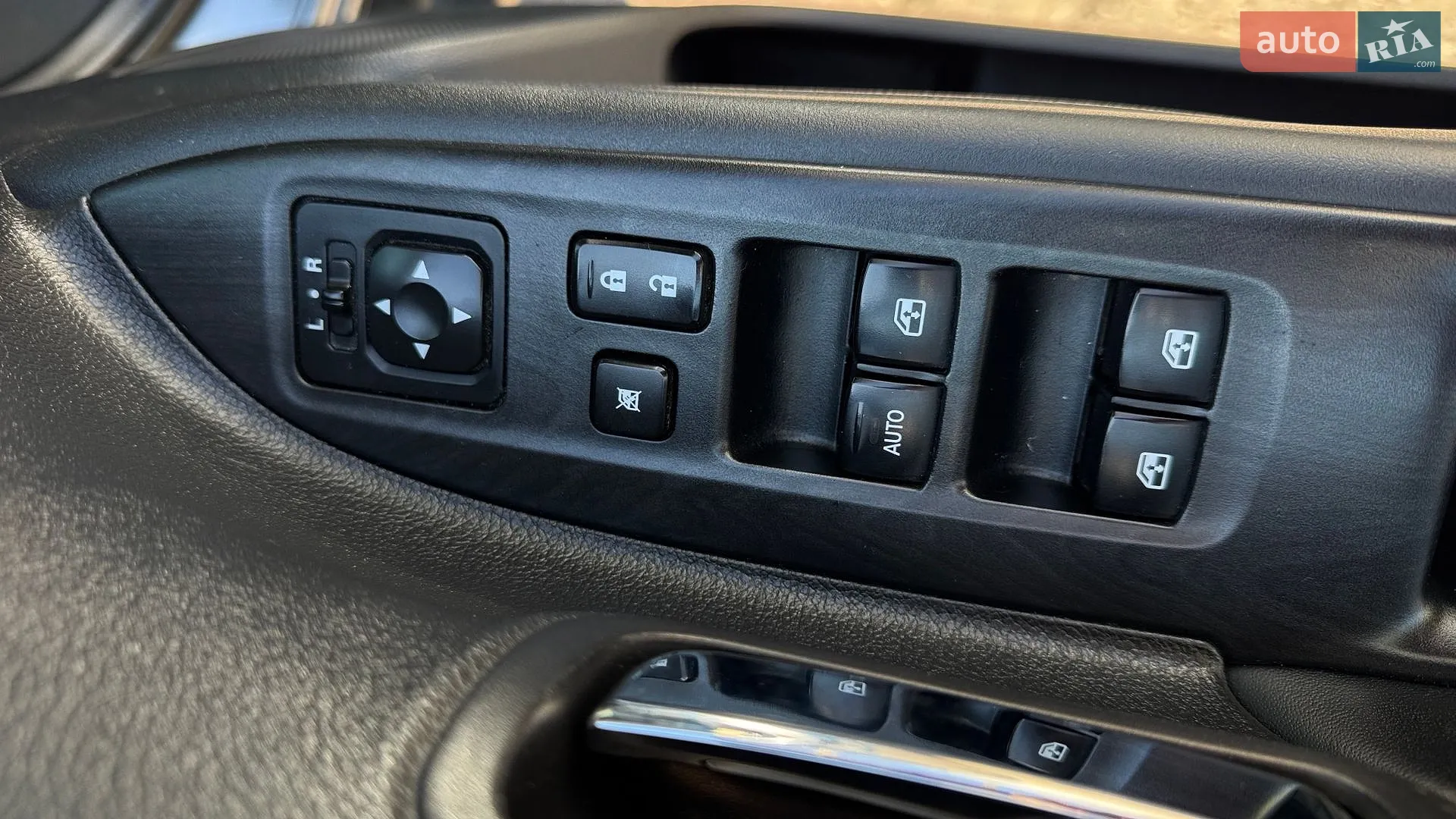 2015 Mitsubishi Outlander - мініатюра 13