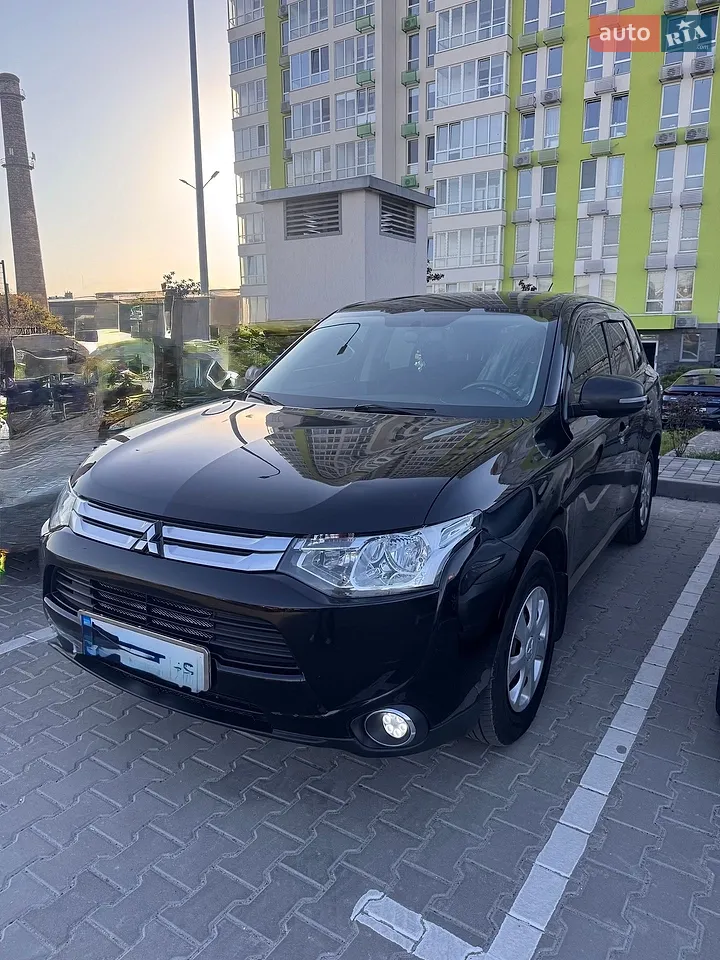 2013 Mitsubishi Outlander - мініатюра 8