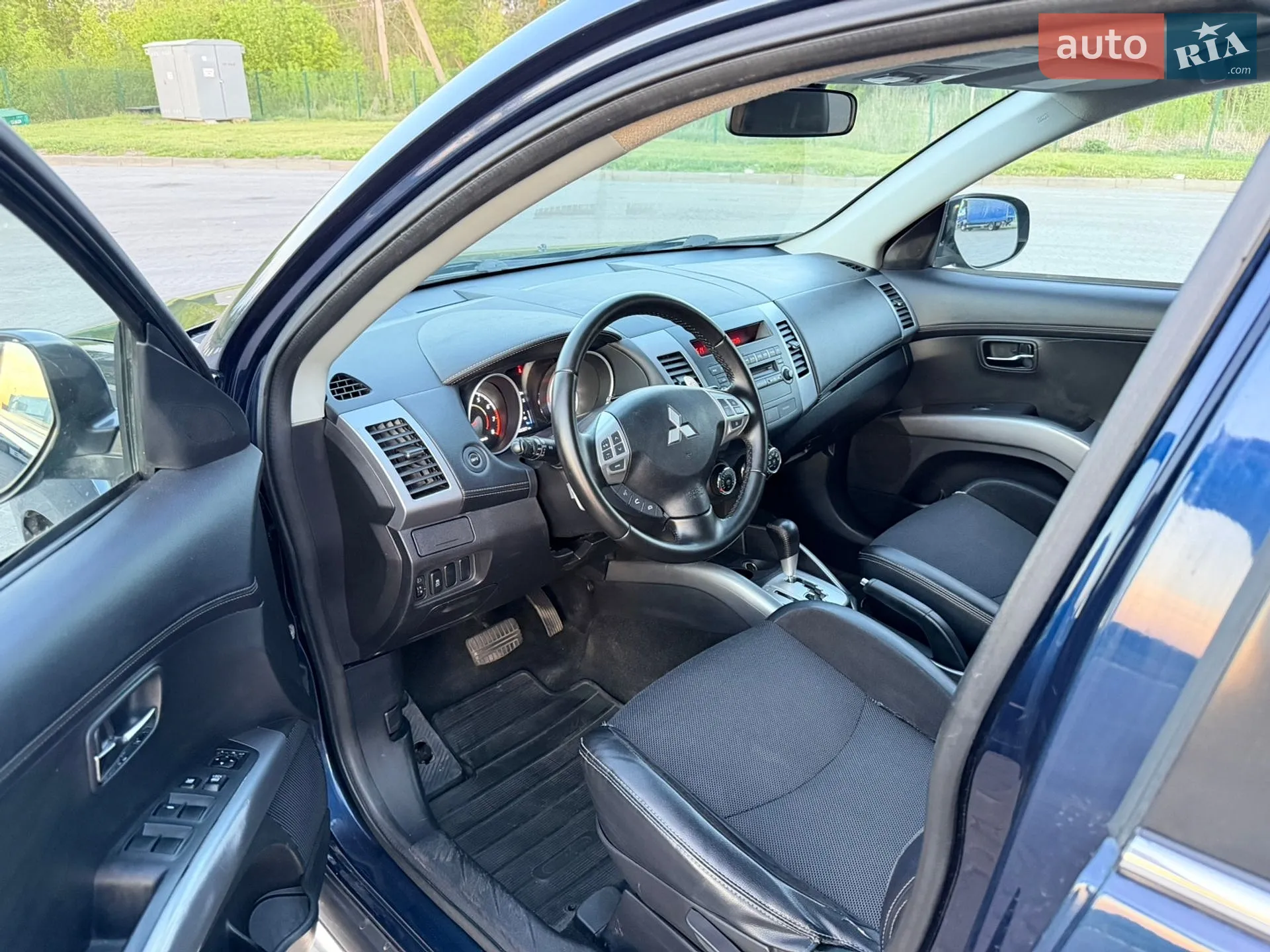 2010 Mitsubishi Outlander - мініатюра 23