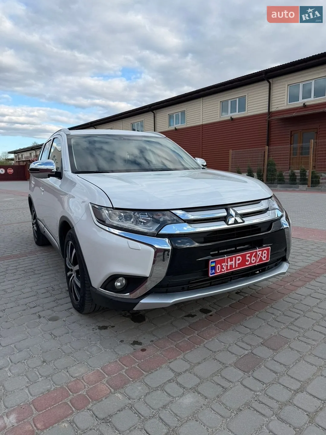 2016 Mitsubishi Outlander - мініатюра 4