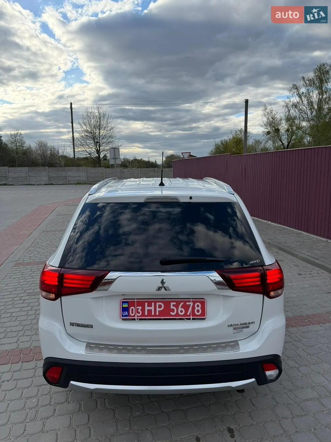 2016 Mitsubishi Outlander - мініатюра 13
