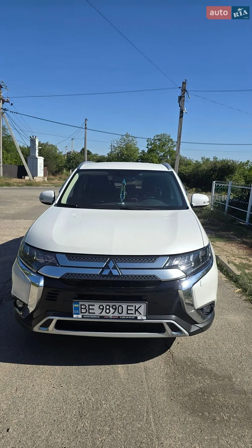 2020 Mitsubishi Outlander - мініатюра 3