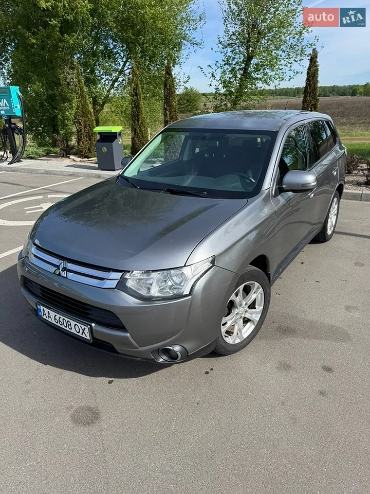 2013 Mitsubishi Outlander - мініатюра 18