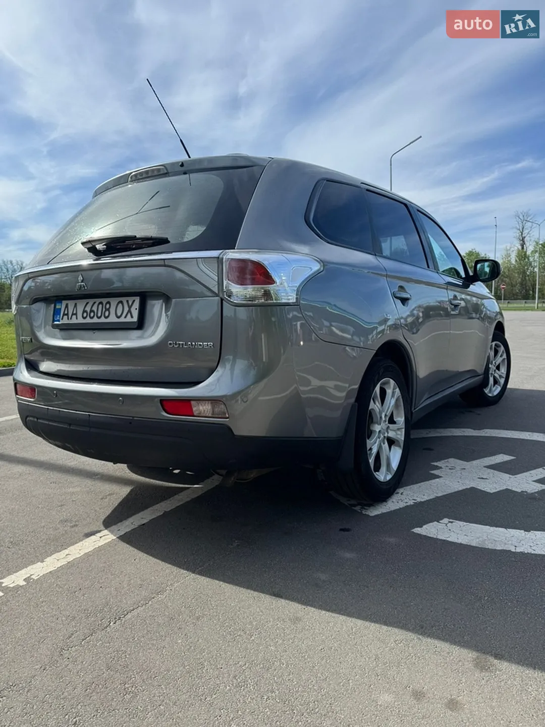 2014 Mitsubishi Outlander - мініатюра 14